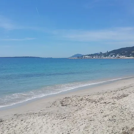Les Pins Bleus Apartment