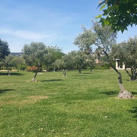 Les Pins Bleus Apartman