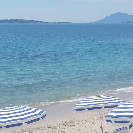 Les Pins Bleus Apartman *